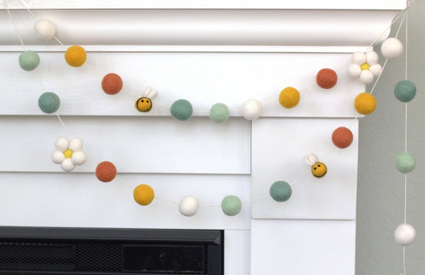 Bumble Bee & Daisy Felt Garland- Earth Tones