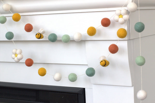 Bumble Bee & Daisy Felt Garland- Earth Tones