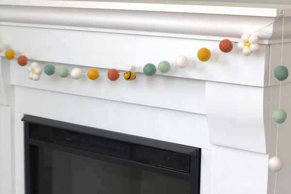 Bumble Bee & Daisy Felt Garland- Earth Tones