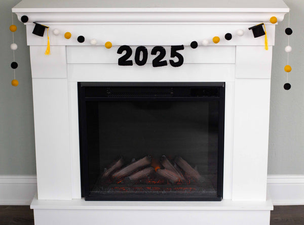 2025 Graduation Garland- Gold, Black, White