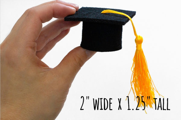 2025 Graduation Garland- Gold, Black, White