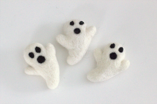 Felt Halloween Ghosts