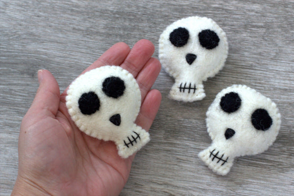 Skeleton Skull Halloween Ornaments