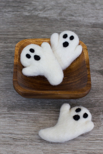Felt Halloween Ghosts