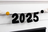 2025 Graduation Garland- Gold, Black, White