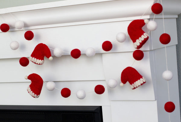 Santa Claus Hats Felt Christmas Garland- Red & White