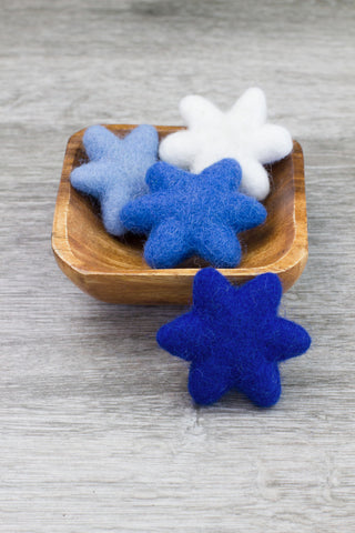 files/Star_of_David_Felt_Shapes_in_Shades_of_Blue_and_White_2.jpg