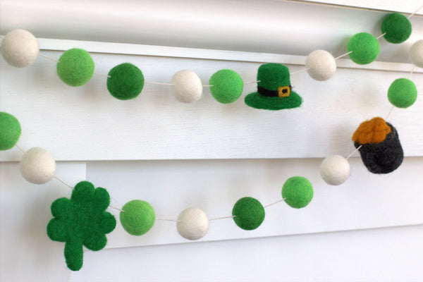St. Patrick's Day Garland- Shamrock, Pot of Gold & Leprechaun Hat- Green & White